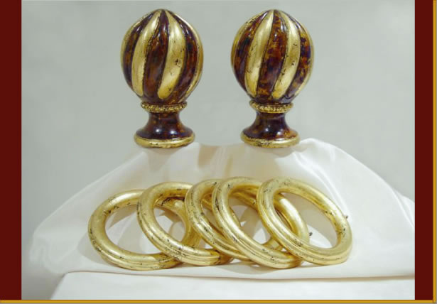 Tortoise shell with gilding and gilded rings